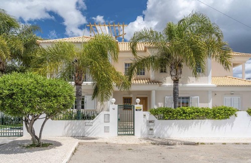 Olhao Villa | 250 m² Villa ∙ 6 bedrooms ∙ 12 guests
