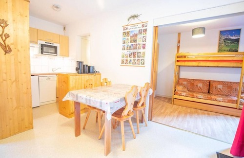 Villarodin-Bourget Apartment | 250m from ski slopes, Ground floor, terrace, parking, tv, ski locker, 30m², La Norma