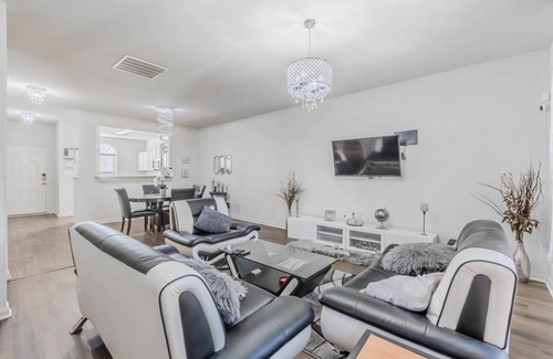 Dallas House | 251 m² House ∙ 5 bedrooms ∙ 16 guests