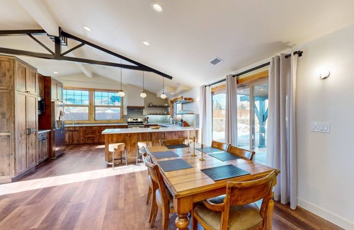 Flagstaff House | 256 m² House ∙ 3 bedrooms ∙ 8 guests
