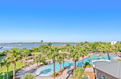 Upper Grand Lagoon Condo | 257 m² Condo ∙ 4 bedrooms ∙ 8 guests