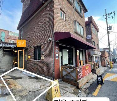Jeonnong-dong Apartment | 26 m² Apartment ∙ 3 bedrooms ∙ 10 guests
