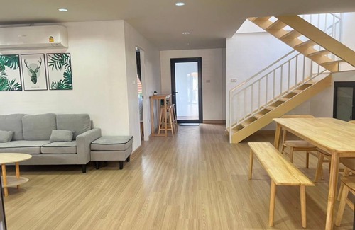 Saen Suk House | 260 m² House ∙ 4 bedrooms ∙ 12 guests