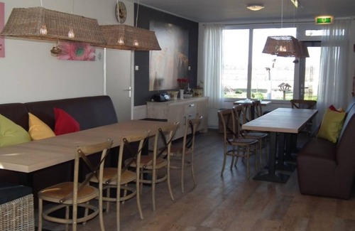 Exloo House | 260 m² House ∙ 7 bedrooms ∙ 18 guests