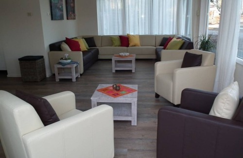 Exloo House | 260 m² House ∙ 7 bedrooms ∙ 18 guests