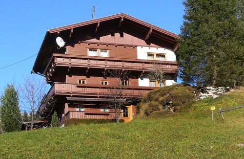 Juns House | 260 m² House ∙ 9 bedrooms ∙ 20 guests