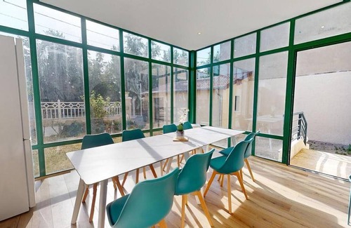 Villeurbanne Resort | 260 m² Private room ∙ 1 bedroom ∙ 1 guest