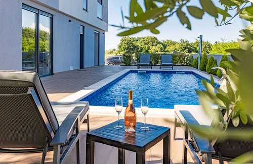 Cervar Villa | 260 m² Villa ∙ 3 bedrooms ∙ 7 guests
