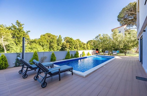 Cervar Villa | 260 m² Villa ∙ 3 bedrooms ∙ 7 guests