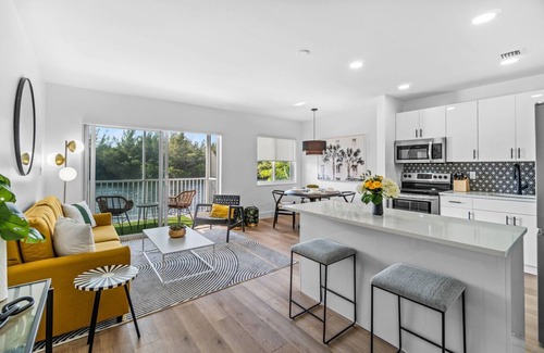 Deerfield Beach Apartment | 261 #9 Managed By Brampton Park