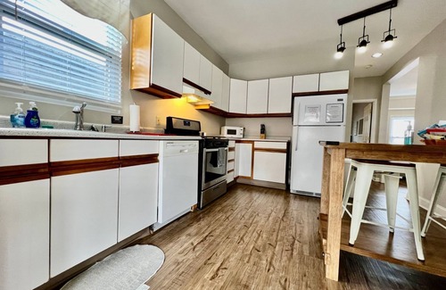 Hyde Park Apartment | 2639 Observatory Avenue, Unit 2 · Hyde Park Hideaway Close to Square & Downtown!