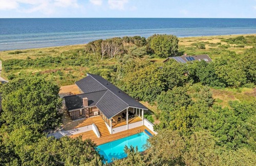Fjellerup House | 264 m² House ∙ 4 bedrooms ∙ 8 guests