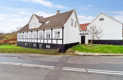 Tejn House | 266 m² House ∙ 1 bedroom ∙ 14 guests