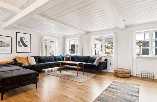 Tejn House | 266 m² House ∙ 1 bedroom ∙ 14 guests