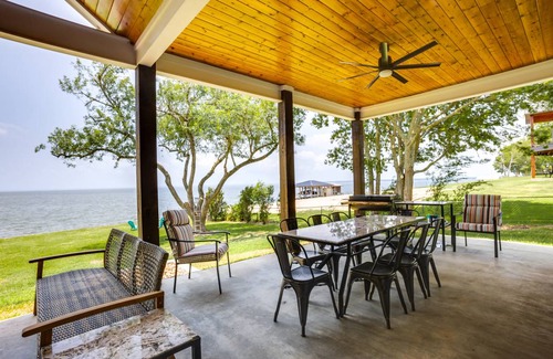 Onalaska House | 269 m² House ∙ 5 bedrooms ∙ 14 guests