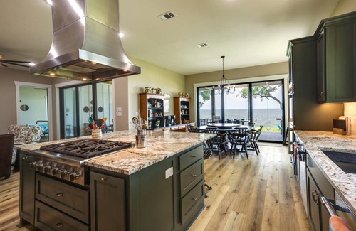 Onalaska House | 269 m² House ∙ 5 bedrooms ∙ 14 guests