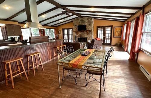Austinburg House | 27 Acre Wine Country Estate