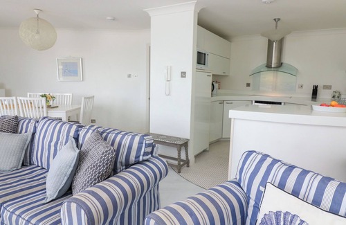 Bigbury-on-Sea Cottage | 27 BURGH ISLAND CAUSEWAY, family friendly in Bigbury-On-Sea