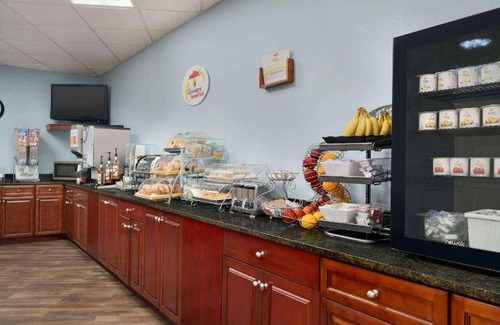 West Greenwich Hotel | 27 m² Hotel ∙ 127 guests