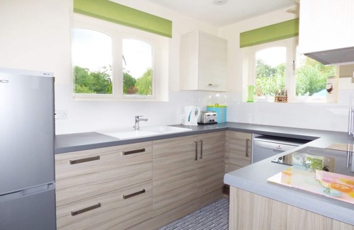 Sudbury Cottage | 27 SWAN STREET, pet friendly, character holiday cottage in Boxford