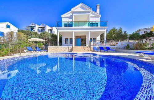 Kas Villa | 270 m² Villa ∙ 5 bedrooms ∙ 10 guests