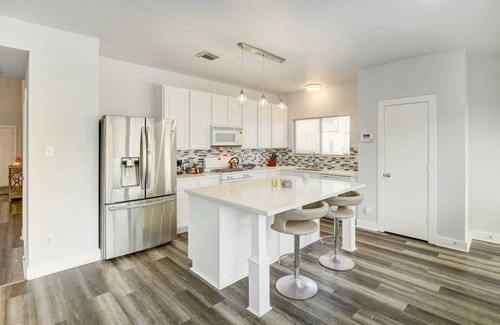 Central Southwest House | 271 m² House ∙ 3 bedrooms ∙ 6 guests
