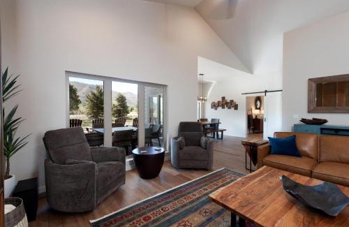 Trimble House | 275 Estancia Loop