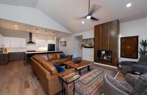 Trimble House | 275 Estancia Loop