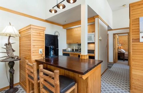Mountain House Hotel | 2796 Slopeside 2 Bedroom Condo by RedAwning