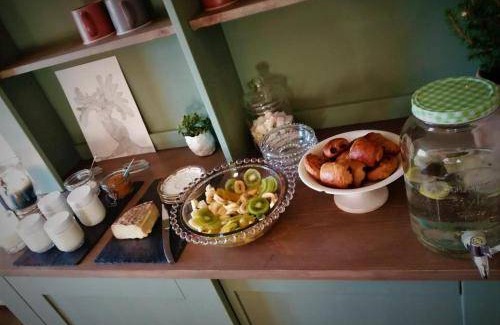Saint-Georges-en-Couzan Bed & Breakfast | 28 m² Bed and breakfast ∙ 2 guests