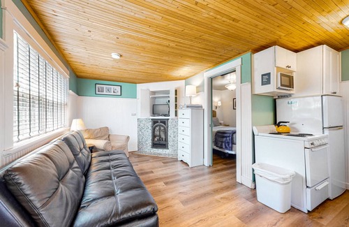 Downtown Cannon Beach Cottage | 28 m² Cabin ∙ 1 bedroom ∙ 4 guests
