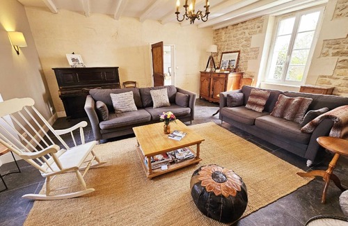 Saint-Simeux House | 280 m² House ∙ 5 bedrooms ∙ 13 guests