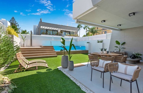 Puerto Banus House | 280 m² House ∙ 5 bedrooms ∙ 10 guests