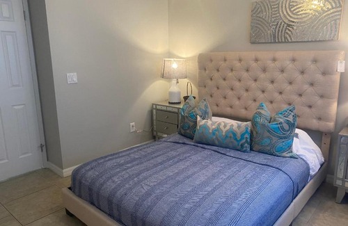 Santa Clarita House | 28234 Kenton Ln