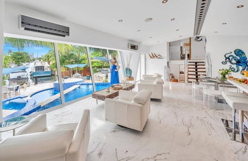 Riverside Park House | 285 m² House ∙ 4 bedrooms ∙ 8 guests