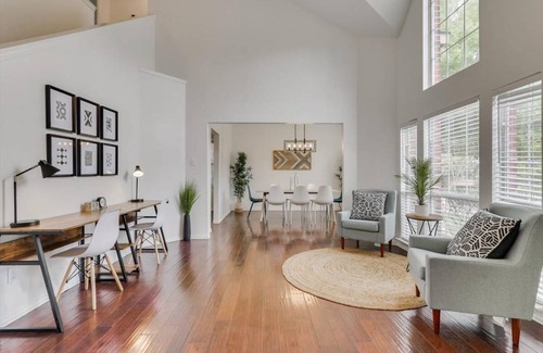 Sachse House | 288 m² House ∙ 6 bedrooms ∙ 16 guests