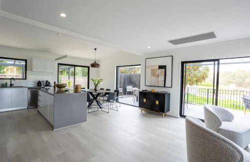 Caversham House | 290 m² House ∙ 4 bedrooms ∙ 8 guests