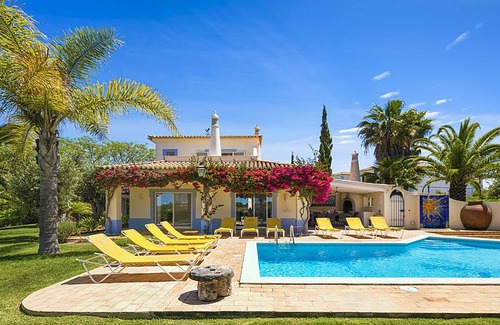 Estombar Villa | 290 m² Villa ∙ 4 bedrooms ∙ 10 guests