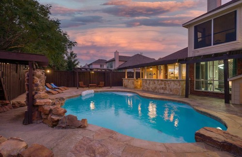 Sachse House | 292 m² House ∙ 5 bedrooms ∙ 16 guests