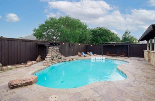 Sachse House | 292 m² House ∙ 5 bedrooms ∙ 16 guests