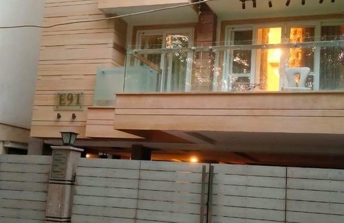 Saket Apartment | 293 m² Apartment ∙ 5 bedrooms ∙ 16 guests