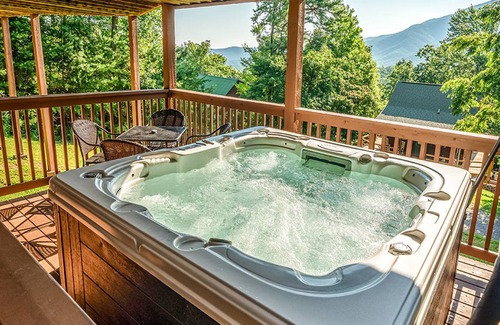 Wears Valley Cabin | 297 m² Cabin ∙ 3 bedrooms ∙ 12 guests