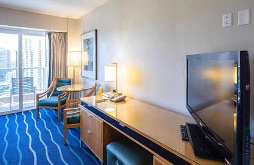 Ala Moana Condo | 29th floor studio with two full size beds