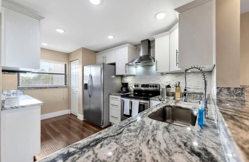 Clearwater Apartment | 2b/2b 90d rental, golf course + htd pool + hot tub