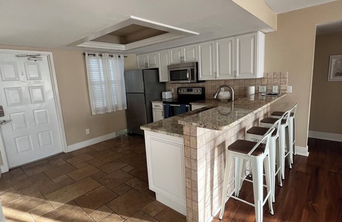 Pelican Condo | ๐2bdrm2bathrm Luxury condo-Superb SW CapeCoral STEPS from CapeHarbour Marina๐