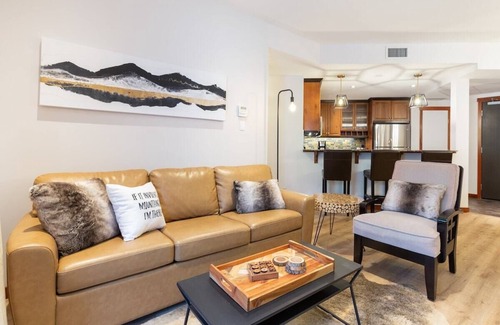 Cougar Creek Condo | 2Bed/2Bath Mountain Getaway with Pool/Hot Tub