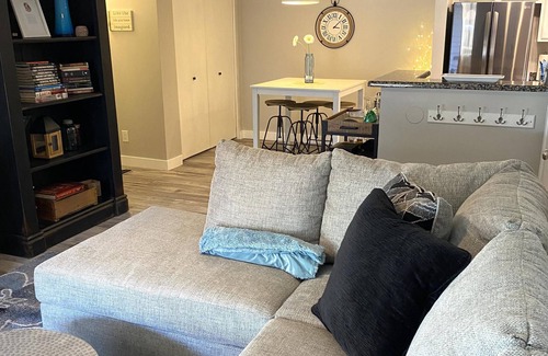 Glendale Condo | 2bedroom Condo Next Door To Banner Thunderbird Medical Center