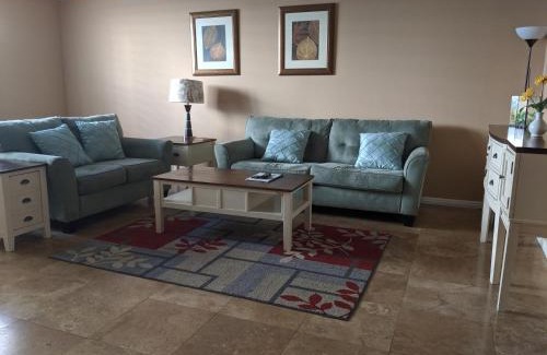 Ocean Park Apartment | 2Bedroom with Den and 2BA 4 Blocks to Santa Monica Beach