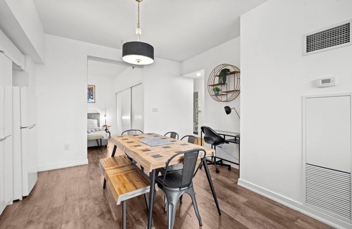 CityPlace Condo | 2BR 2 Bath 6 Guests Parking Balcony Near CN Tower Downtown—By Hostia