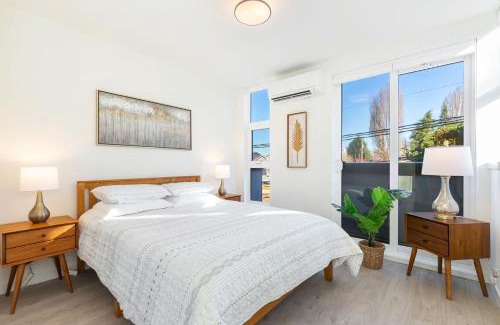 Broadway House | 2BR 2BA Capitol Hill Cozy Haven- Rooftop